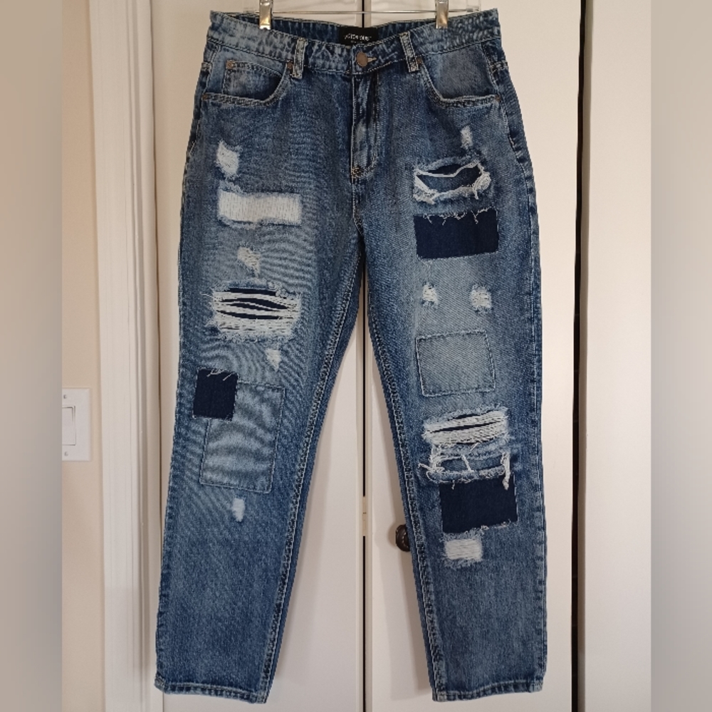 Victorious Distressed Jeans Unisex